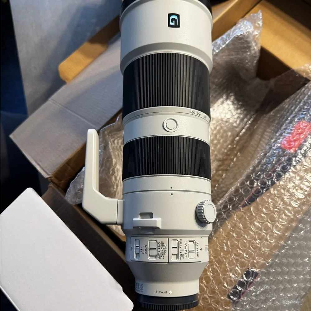 Sony White and Black SEL200600G Telephoto Zoom Lens with Tripod Collar